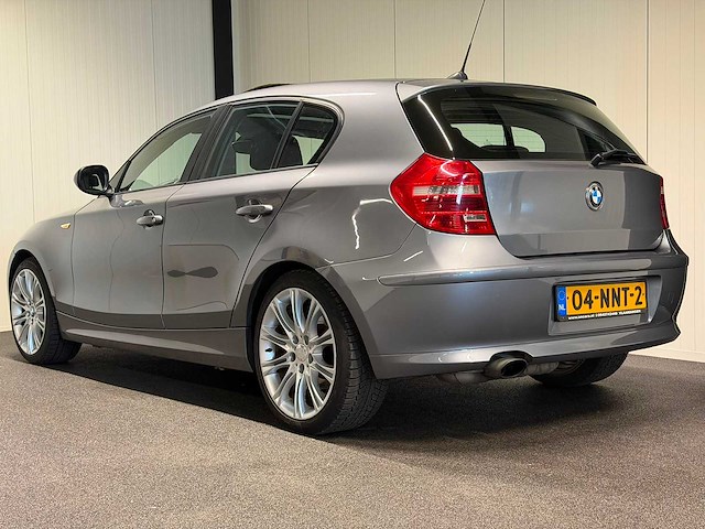 Bmw - 1-serie - 120i bns line ed. - 04-nnt-2 - 2010 iaw - afbeelding 12 van  22