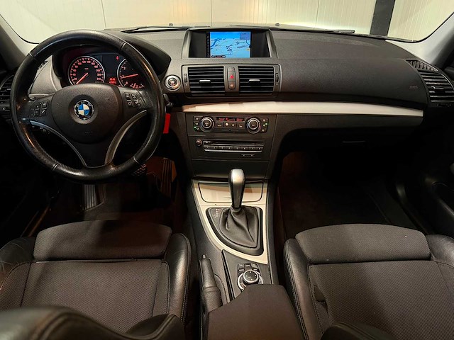 Bmw - 1-serie - 120i bns line ed. - 04-nnt-2 - 2010 iaw - afbeelding 16 van  22