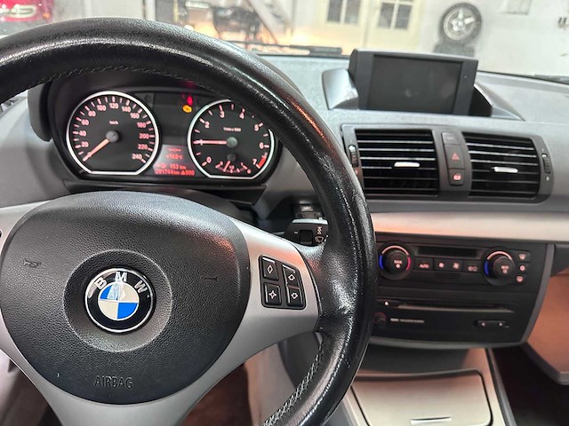 Bmw - 1-serie - 120i executive - 3-xdz-45- 2004 - afbeelding 11 van  12
