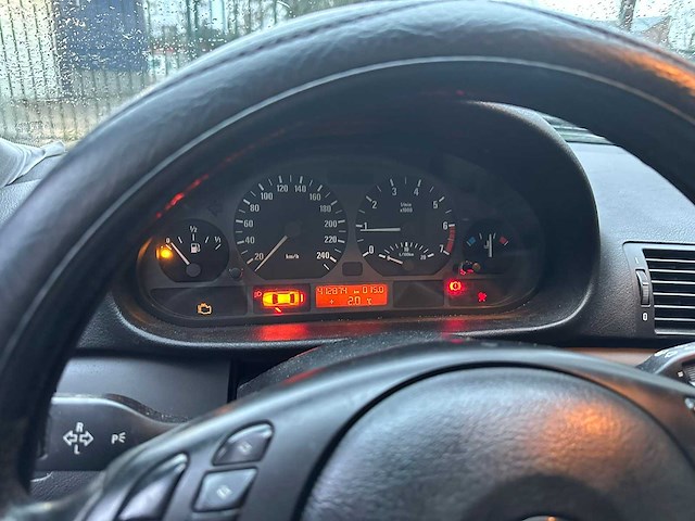 Bmw - 2001 - 3-serie touring - 318i executive - 44-hg-kb - afbeelding 13 van  13