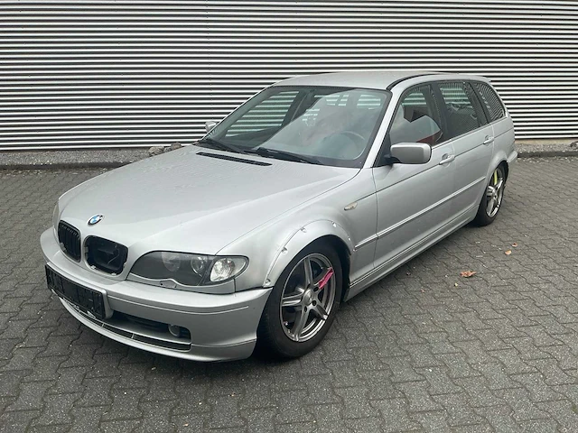 Bmw - 2001 - 3-serie touring - 320i executive - personenauto - driftauto - afbeelding 1 van  28