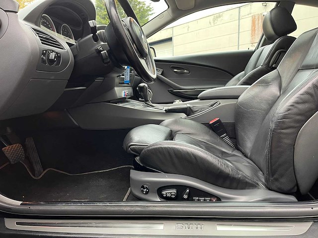 Bmw - 2004 - 6-serie - 645ci s - personenauto - afbeelding 15 van  20