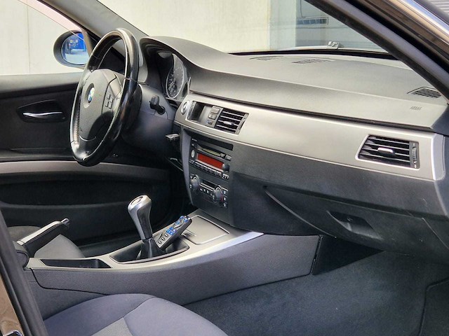 Bmw - 2005 - 3-serie - 318i dynamic exec. - 99-rz-pj - afbeelding 21 van  26