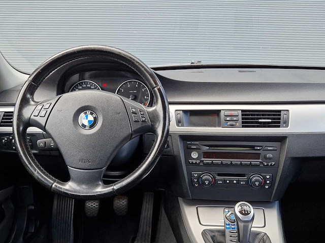 Bmw - 2005 - 3-serie - 318i dynamic exec. - 99-rz-pj - afbeelding 3 van  15