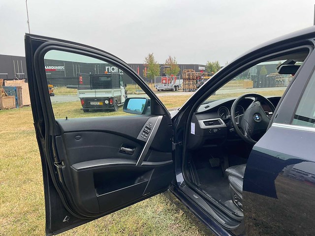 Bmw - 2005 - 5-serie - 525i high executive - personenauto - afbeelding 31 van  33