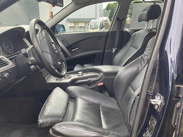 Bmw - 2005 - 5-serie - 525i high executive - personenauto - afbeelding 13 van  33
