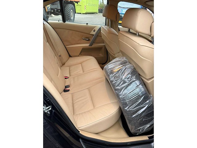 Bmw - 2005 - 5-serie - 530i high executive - personenauto - afbeelding 18 van  22