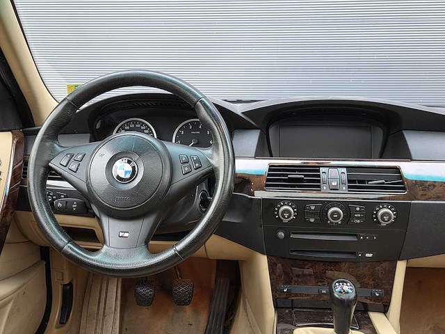 Bmw - 2005 - 5-serie touring - 525i - h-015-hn - afbeelding 13 van  32