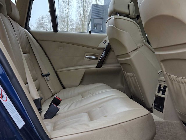 Bmw - 2005 - 5-serie touring - 525i - h-015-hn - afbeelding 16 van  32