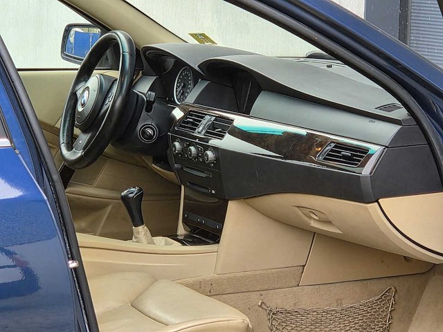 Bmw - 2005 - 5-serie touring - 525i - h-015-hn - afbeelding 19 van  32