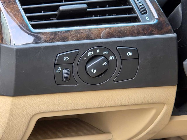 Bmw - 2005 - 5-serie touring - 525i - h-015-hn - afbeelding 24 van  32