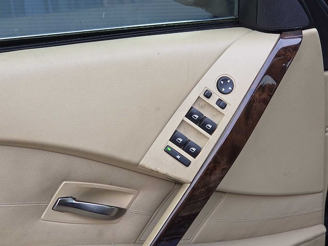 Bmw - 2005 - 5-serie touring - 525i - h-015-hn - afbeelding 25 van  32