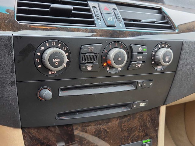 Bmw - 2005 - 5-serie touring - 525i - h-015-hn - afbeelding 8 van  32