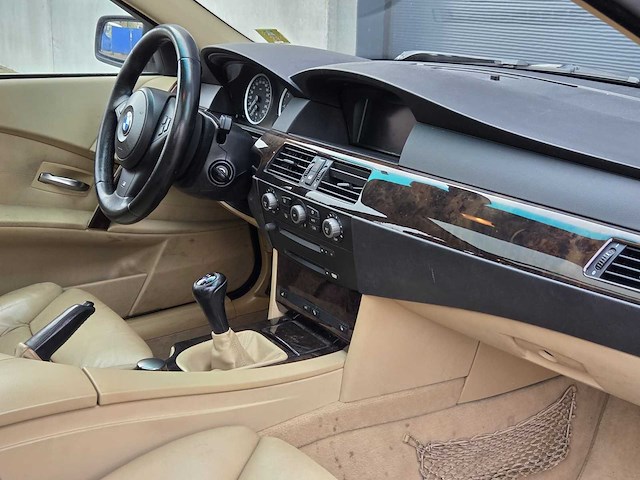 Bmw - 2005 - 5-serie touring - 525i - h-015-hn - afbeelding 18 van  32