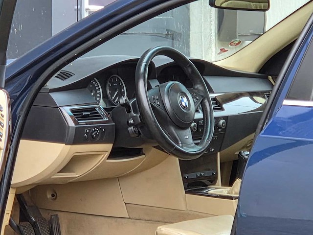 Bmw - 2005 - 5-serie touring - 525i - h-015-hn - afbeelding 26 van  32