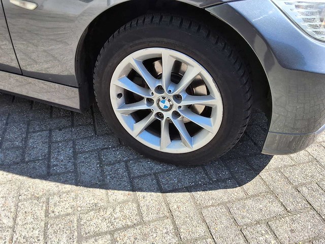 Bmw - 2006 - 3-serie - 318i executive - personenauto - afbeelding 14 van  19
