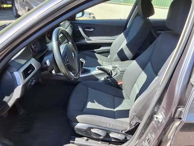 Bmw - 2006 - 3 serie sedan - 318i - bmw 318i - afbeelding 10 van  19