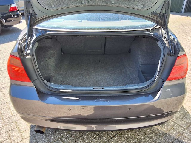 Bmw - 2006 - 3 serie sedan - 318i - bmw 318i - afbeelding 16 van  19