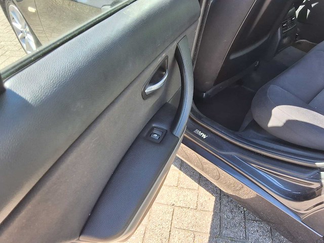 Bmw - 2006 - 3 serie sedan - 318i - bmw 318i - afbeelding 18 van  19