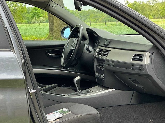 Bmw - 2006 - 3-serie touring - 320i - 40-zrz-4 - afbeelding 2 van  15