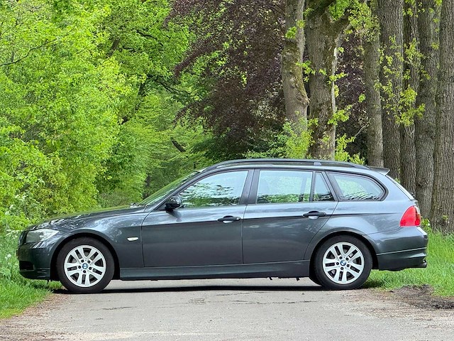 Bmw - 2006 - 3-serie touring - 320i - 40-zrz-4 - afbeelding 10 van  17