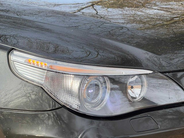 Bmw - 2006 - 5-serie - 523i executive - 83-rzv-5 - afbeelding 2 van  25