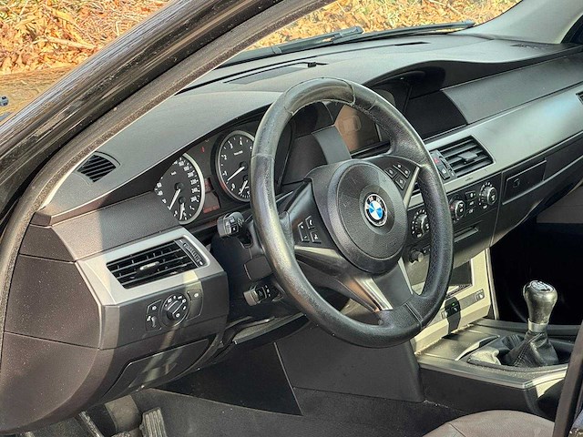 Bmw - 2006 - 5-serie - 523i executive - 83-rzv-5 - afbeelding 4 van  25