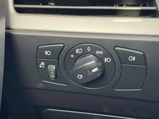 Bmw - 2006 - 5-serie - 523i executive - 83-rzv-5 - afbeelding 13 van  25