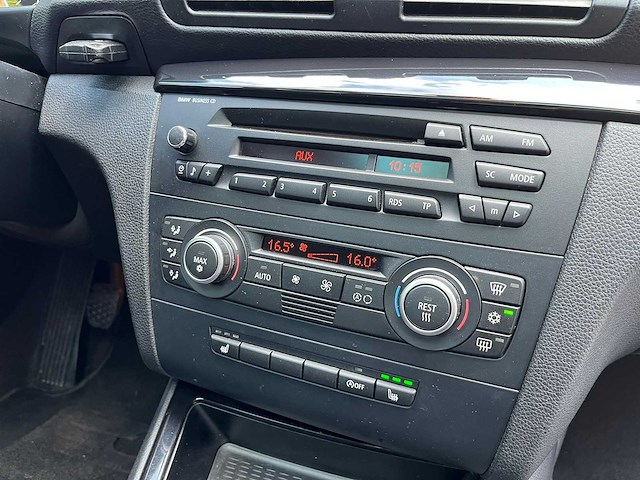 Bmw - 2007 - 1-serie - 118i - personenauto - afbeelding 4 van  24