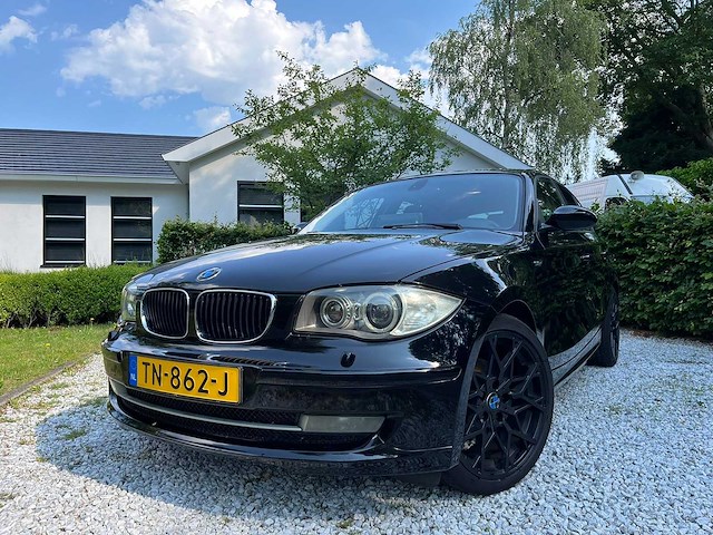 Bmw - 2007 - 1-serie - 118i - personenauto - afbeelding 12 van  24
