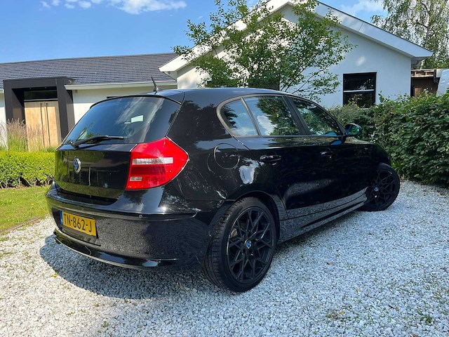 Bmw - 2007 - 1-serie - 118i - personenauto - afbeelding 20 van  24