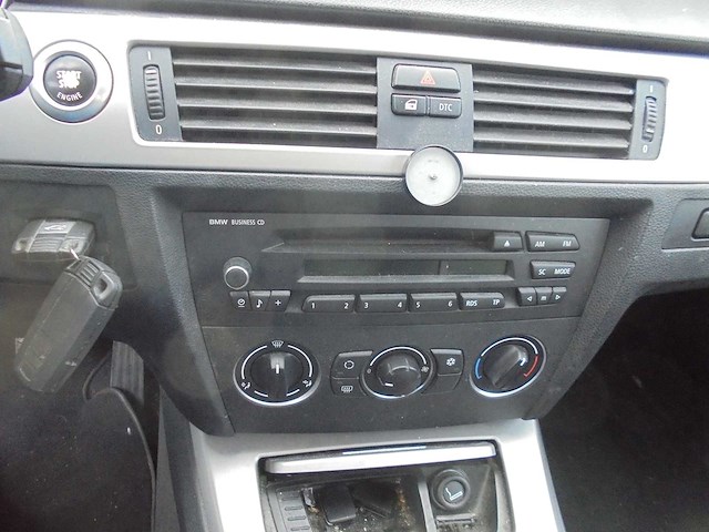Bmw - 2007 - 3-serie - 318i - personenauto - afbeelding 3 van  3