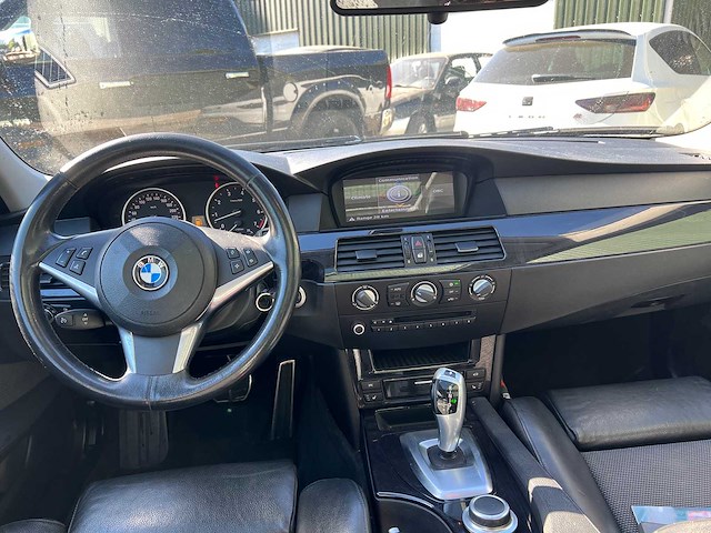 Bmw - 2007 - 5-serie touring - 523i - personenauto - afbeelding 4 van  25