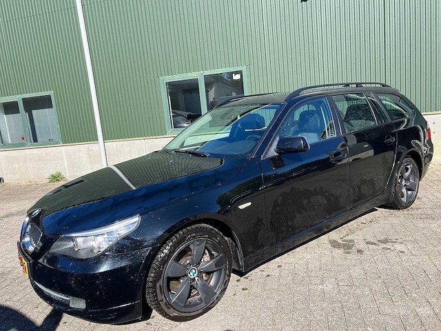 Bmw - 2007 - 5-serie touring - 523i - personenauto - afbeelding 1 van  25