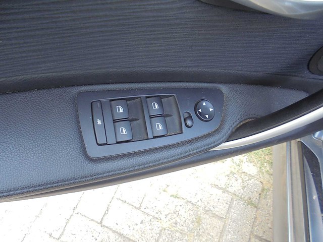 Bmw - 2008 - 1-serie - 120i high executive automaat - 77-hgk-6 - afbeelding 13 van  15
