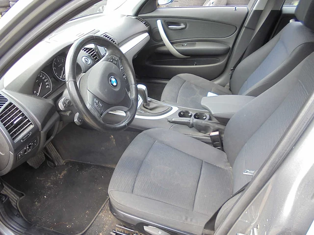 Bmw - 2008 - 1-serie - 120i high executive automaat - 77-hgk-6 - afbeelding 12 van  15