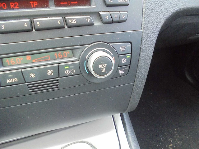 Bmw - 2008 - 1-serie - 120i high executive automaat - 77-hgk-6 - afbeelding 15 van  15