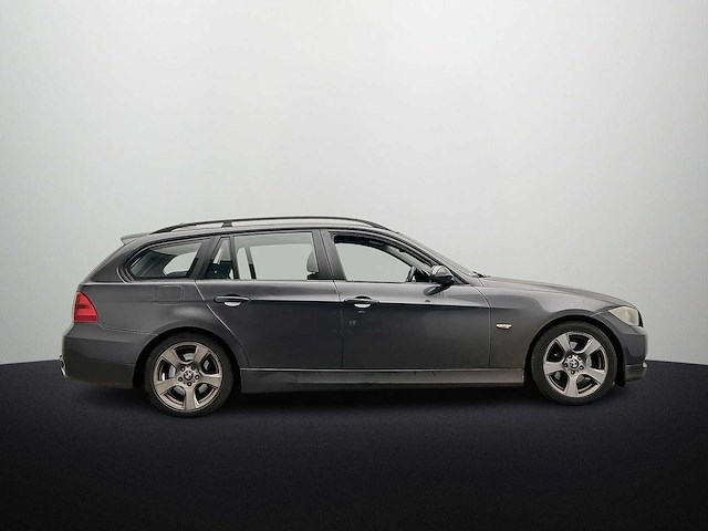 Bmw - 2008 - 3-serie touring - 320i - personenauto - afbeelding 2 van  17