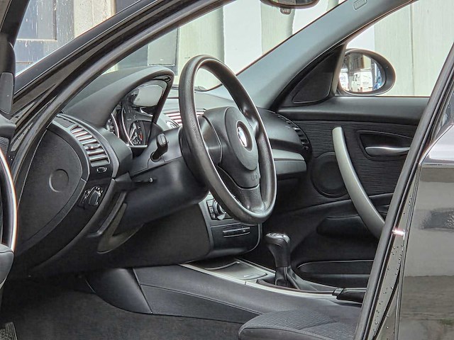 Bmw - 2009 - 1-serie - 116i corporate - l-919-bl - personenauto - afbeelding 2 van  16