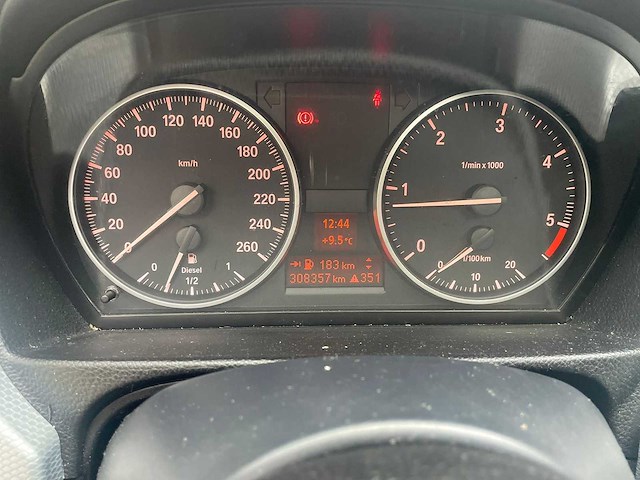 Bmw - 2010 - 3-serie - 318d - 45-nxn-7 - afbeelding 2 van  12