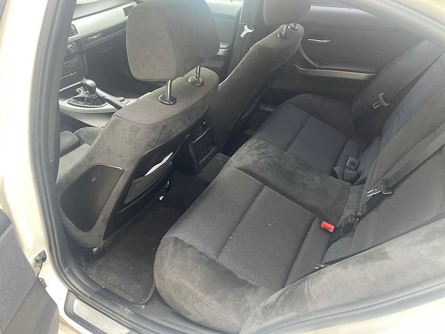 Bmw - 2010 - 3-serie - 318d - 45-nxn-7 - afbeelding 3 van  12