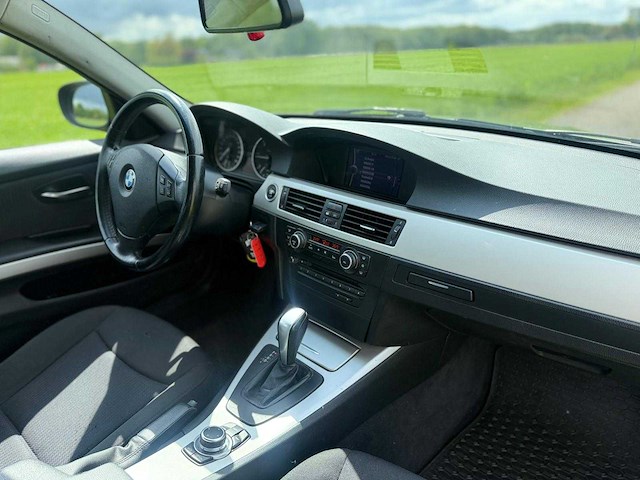 Bmw - 2010 - 3-serie touring - 318d corp. l. bns l. - 61-nrl-6 - personenauto - afbeelding 2 van  14