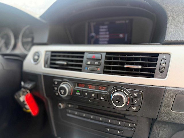 Bmw - 2010 - 3-serie touring - 318d corp. l. bns l. - 61-nrl-6 - personenauto - afbeelding 3 van  14