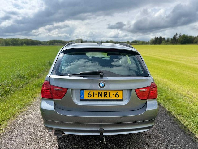 Bmw - 2010 - 3-serie touring - 318d corp. l. bns l. - 61-nrl-6 - personenauto - afbeelding 9 van  14