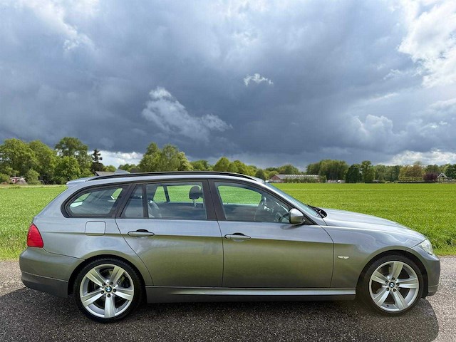 Bmw - 2010 - 3-serie touring - 318d corp. l. bns l. - 61-nrl-6 - personenauto - afbeelding 11 van  14