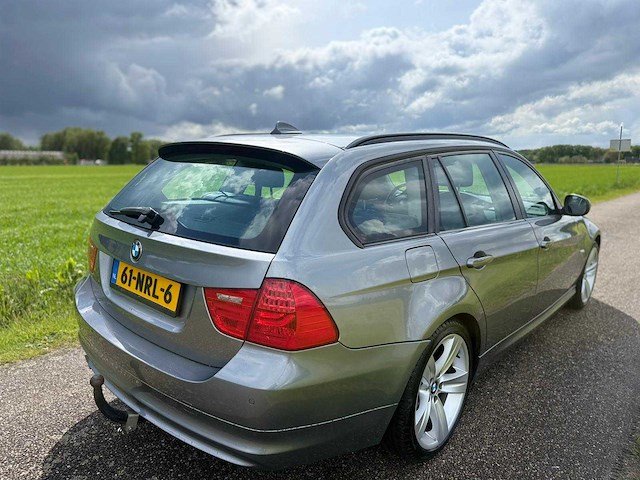 Bmw - 2010 - 3-serie touring - 318d corp. l. bns l. - 61-nrl-6 - personenauto - afbeelding 13 van  14