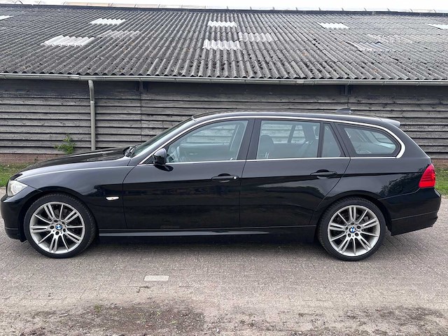 Bmw - 2010 - 3-serie touring - 318i business line - personenauto - afbeelding 4 van  26