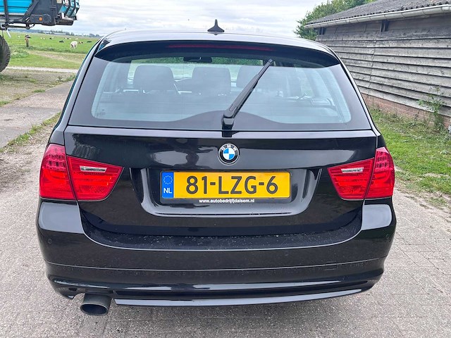 Bmw - 2010 - 3-serie touring - 318i business line - personenauto - afbeelding 19 van  26