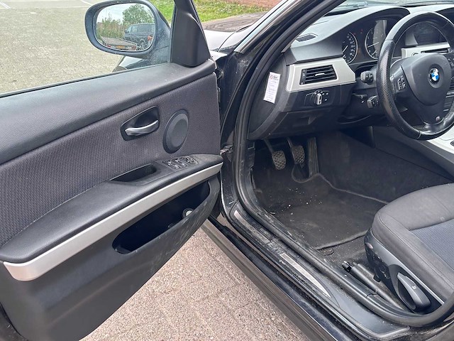 Bmw - 2010 - 3-serie touring - 318i business line - personenauto - afbeelding 20 van  26
