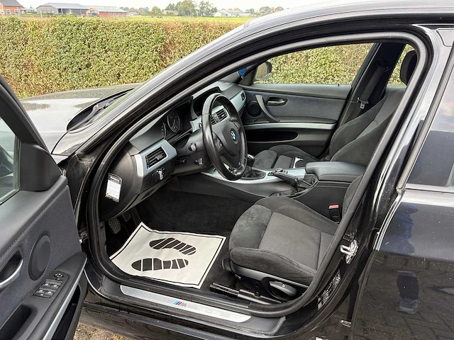 Bmw - 2010 - 3-serie touring - 320i bns sport - personenauto - afbeelding 2 van  15